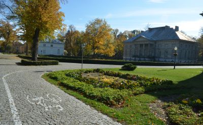 Zespół pałacowo-parkowy im. Janusza Grzyba w Młochowie